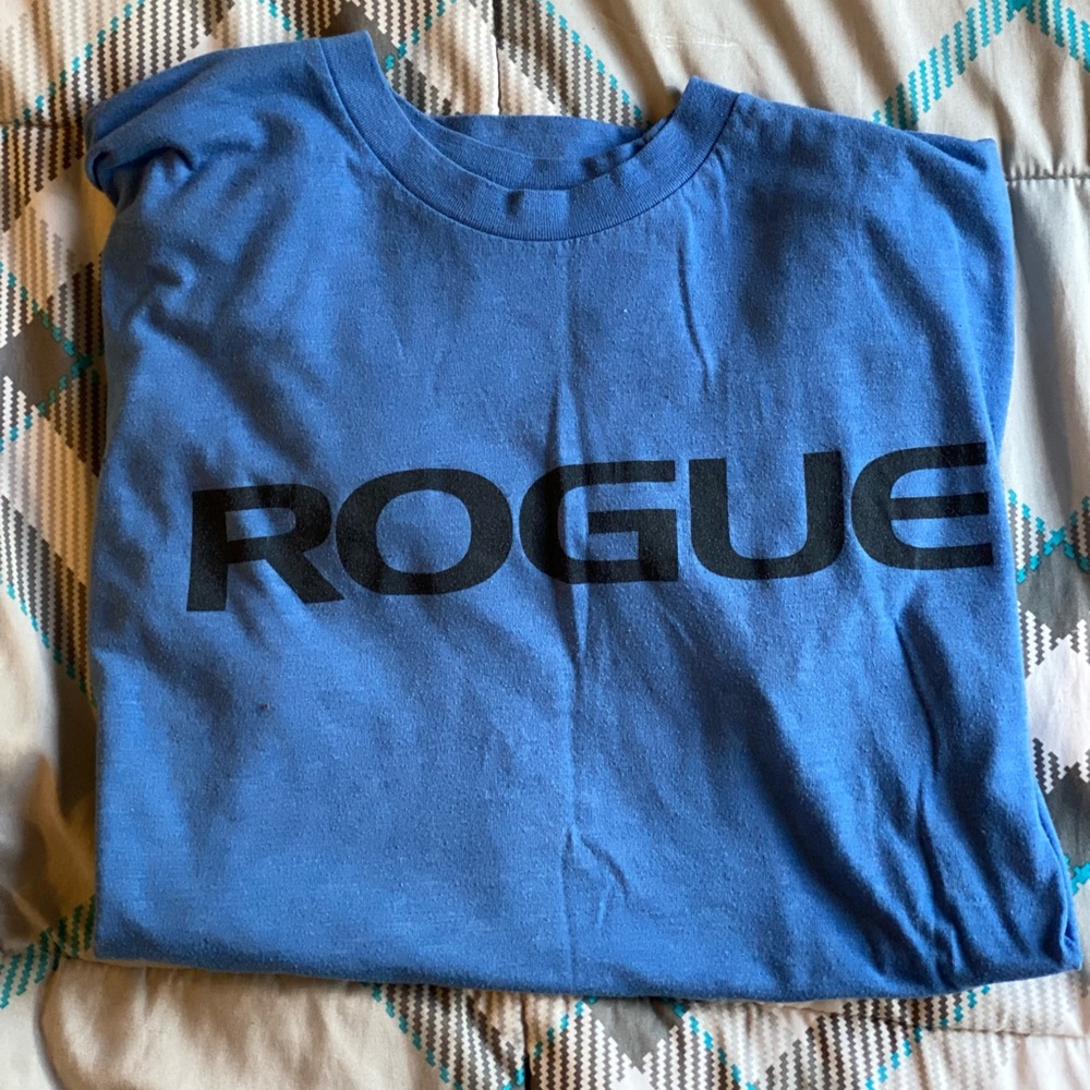 Mens size medium rogue fitness shirt